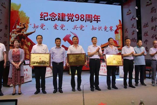 九王夺嫡 - 心态崩了的允禔：自曝把柄，又引爆老八，在送人头吗？